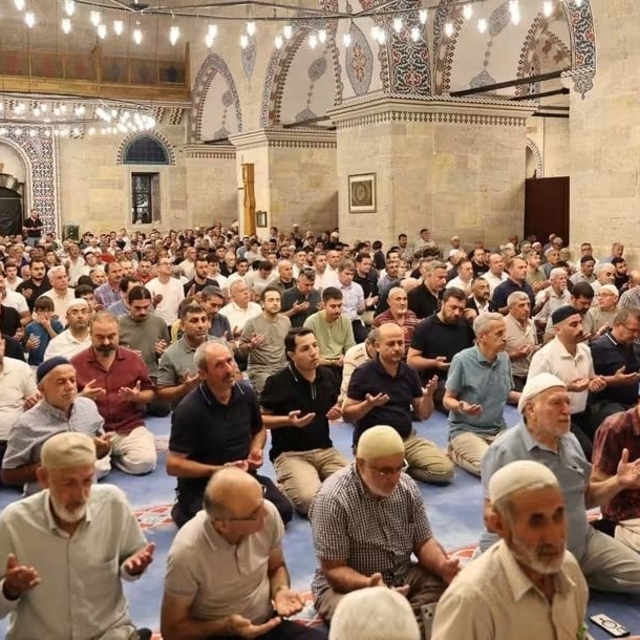 Amasya'da Mevlid Kandili'nde eller semaya açıldı