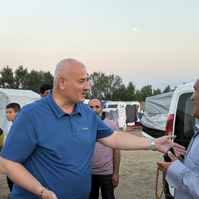 Belediye başkanı ve kaymakam, fındık işçileriyle buluştu