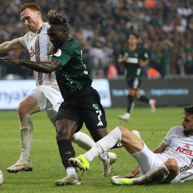 Trendyol Süper Lig: Kocaelispor: 2 - Amed Sportif Faaliyetler: 0 (Maç sonuc...