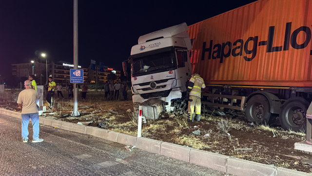 Refüje çıkan TIR'ın sürücüsü yaralandı