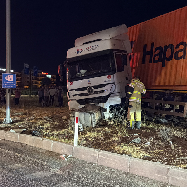 Refüje çıkan TIR'ın sürücüsü yaralandı