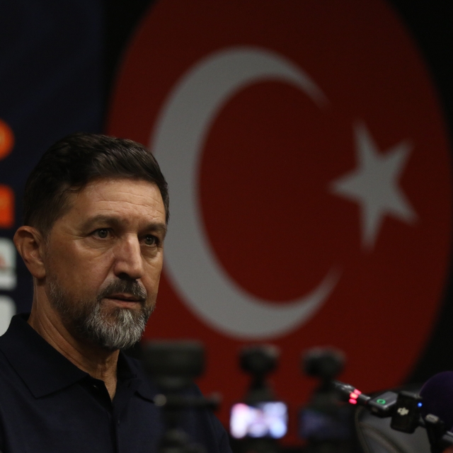 Besnik Hasi: "İlk 25 dakikada oyunu kaybettik"
Amed Sportif Faaliyetler Tek...