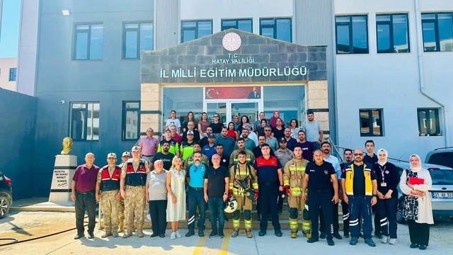 Hatay İl Milli Eğitim Müdürlüğü'nde yangın eğitimi ve tatbikat düzenlendi