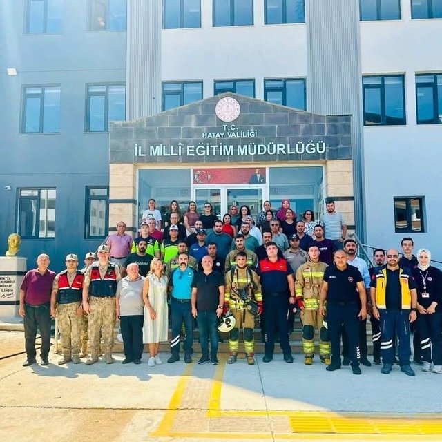 Hatay İl Milli Eğitim Müdürlüğü'nde yangın eğitimi ve tatbikat düzenlendi