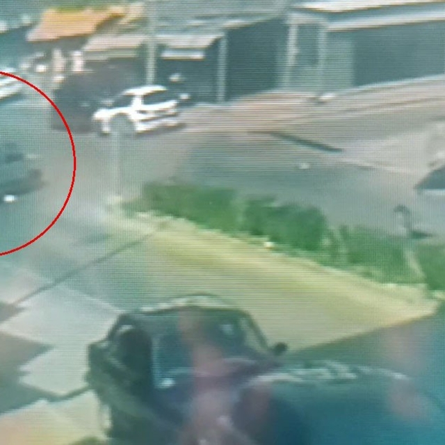 Dönüş için geniş manevra aldı, kaza kaçınılmaz oldu