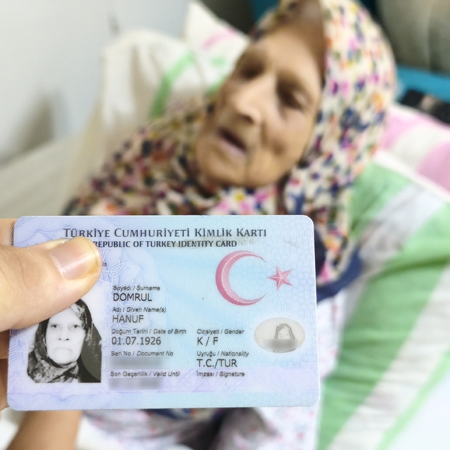 Tarihe tanıklık eden 100 yaşındaki kadın, torununun torununu görerek 171 ki...