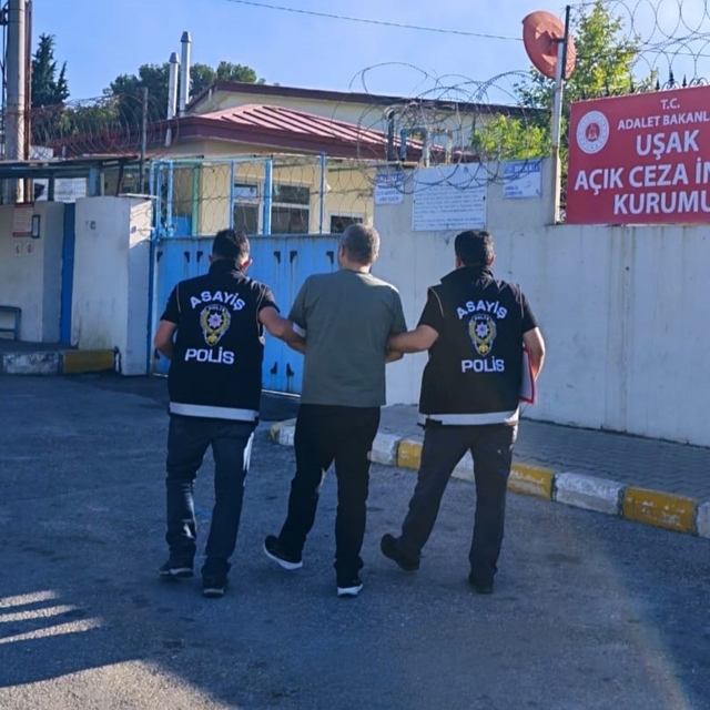 Uşak'ta 26 yıl 15 gün hapis cezasıyla aranan hükümlü yakalandı