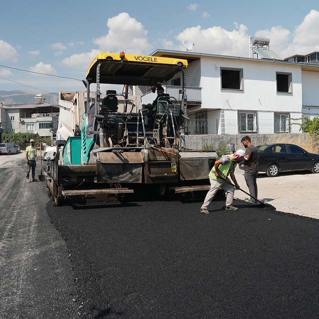 Kahramanmaraş'ta 26 noktada asfalt mesaisi