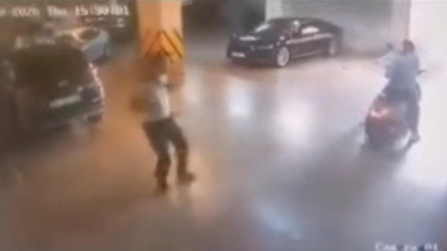 Çiğli Belediye Başkanı'nın makam aracına silahlı saldırıya 2 tutuklama
Zanlının ifadesi ortaya çıktı: "Başkanla aramızda husumet vardı"