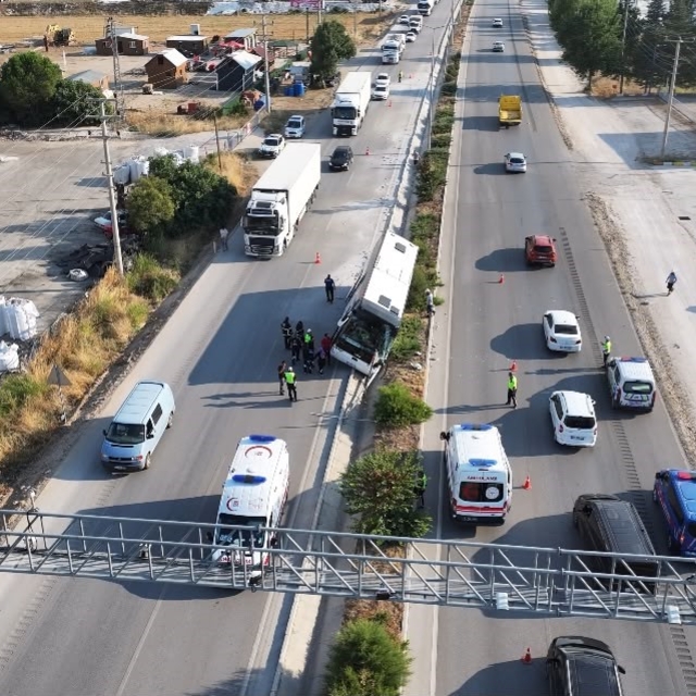 Burdur'da tur otobüsü devrildi, 34 kişi yara almadan kurtuldu
Ukraynalı tur...