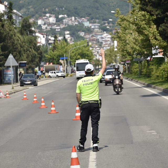 Ordu'da trafik denetimleri: Bir haftada 16 binden fazla araç ve sürücü dene...