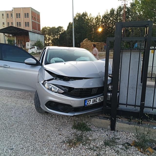 Bilecik'te feci kaza; 1'i ağır 4 yaralı