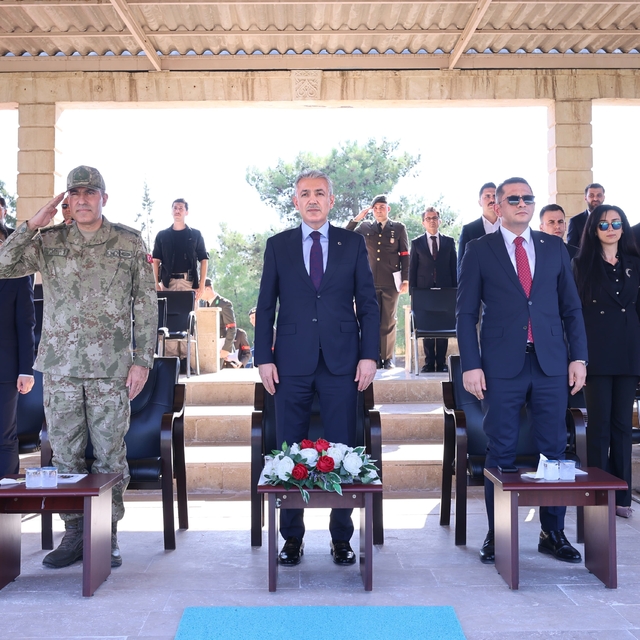 70'inci Mekanize Piyade Tugay Komutanlığında komuta ve sancak devir teslim...