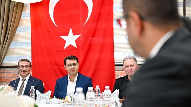 Uşak'ta emniyet mensuplarına rütbe terfi ve plaket töreni