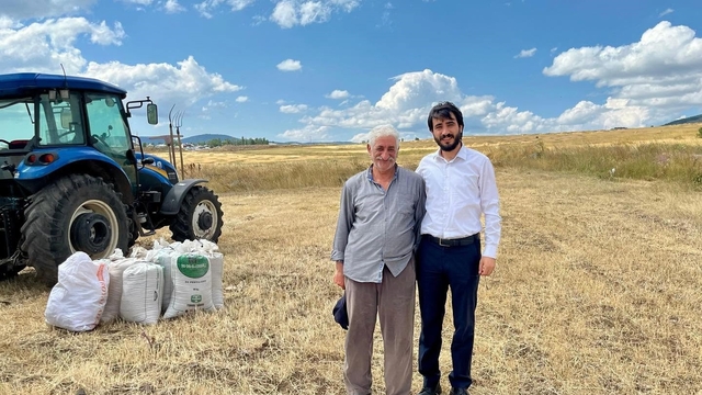 Sarıkamış Müftüsü Divani, tarlada çalışan çiftçilerle buluştu