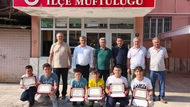 Nazilli'de hafızlığını tamamlayan öğrencilere belgeleri verildi