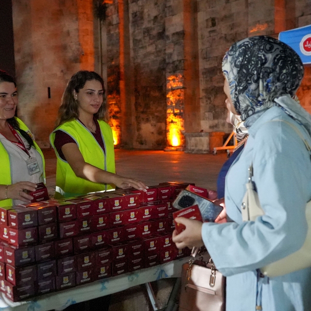 Tarsus'ta 16 camide kandil simidi ikram edildi