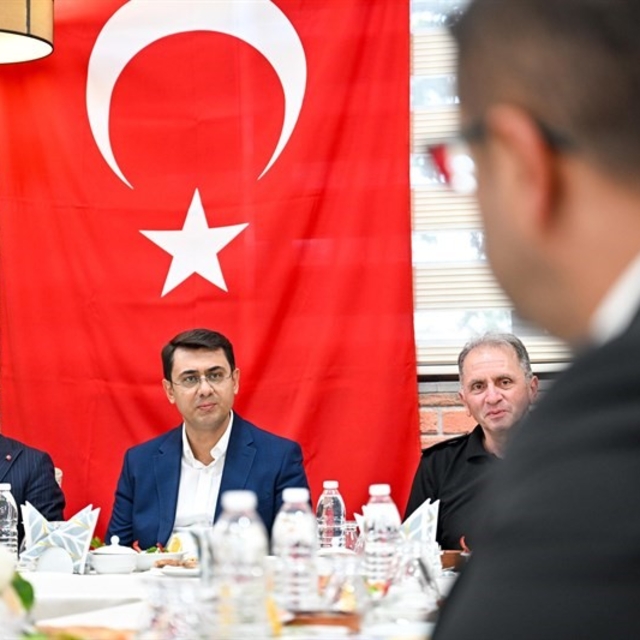 Uşak'ta emniyet mensuplarına rütbe terfi ve plaket töreni