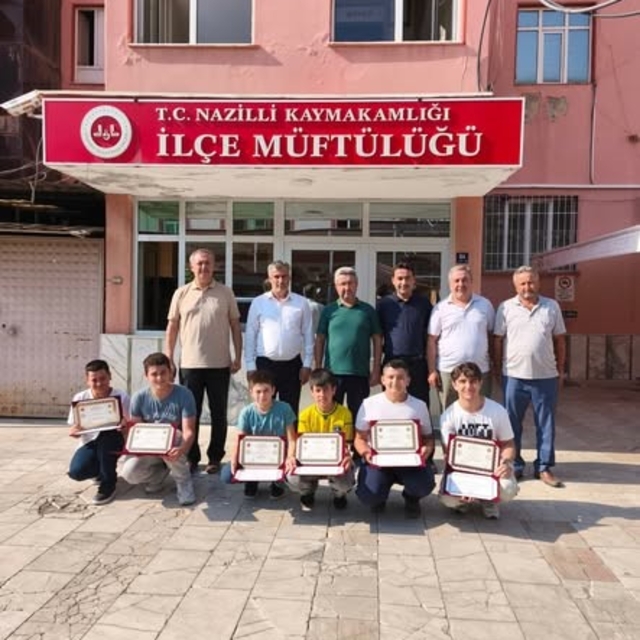 Nazilli'de hafızlığını tamamlayan öğrencilere belgeleri verildi