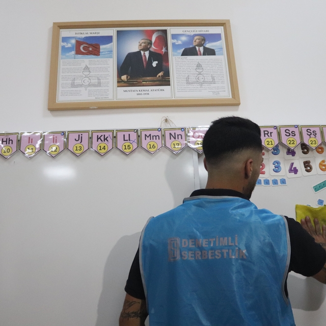 İzmir'de mahkumlar eğitime renk katıyor