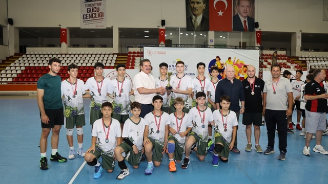 Manisalı gençler filede Türkiye ikincisi oldu