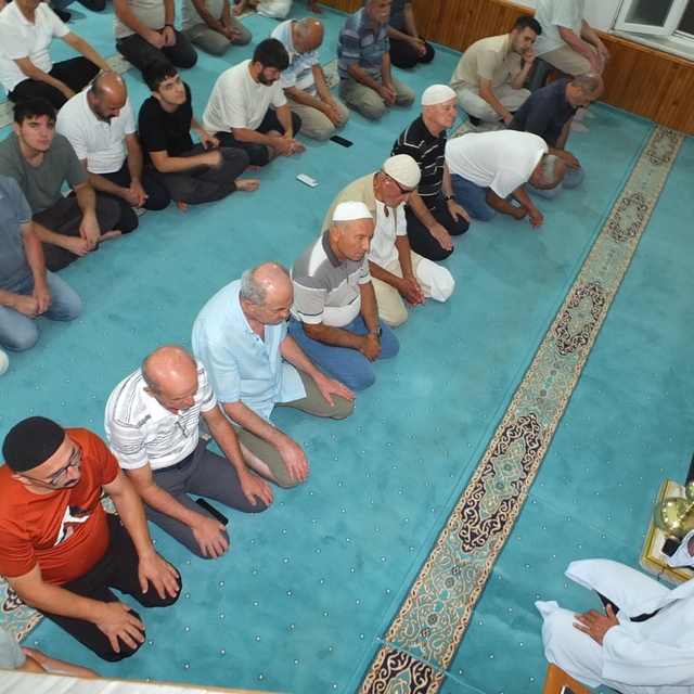 Burhaniye'de Mevlit Kandilinde camiler doldu