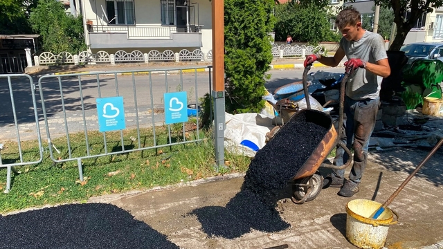 Altıeylül'de parklara güvenli ve modern dokunuş
Altıeylül'de parklar baştan aşağı yenileniyor