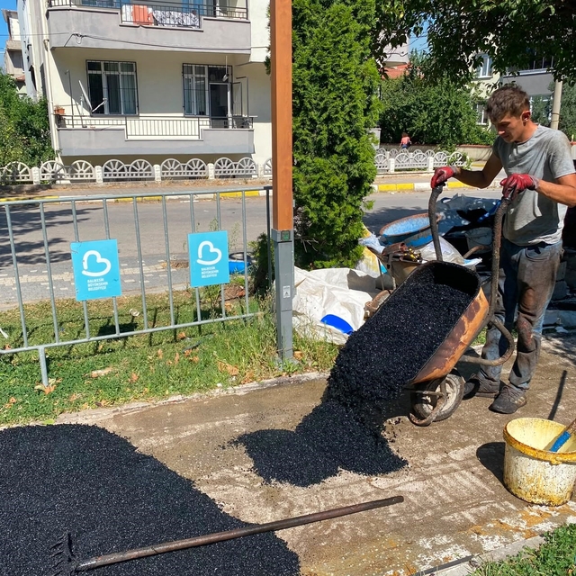 Altıeylül'de parklara güvenli ve modern dokunuş
Altıeylül'de parklar baştan...