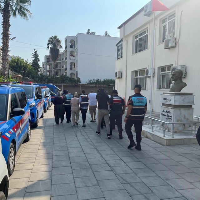 Mersin'de fuhuş operasyonu: 5 tutuklama