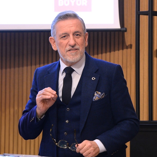 BTSO Yönetim Kurulu Başkanı İbrahim Burkay:
"Ticari kredi faizlerinde de dü...