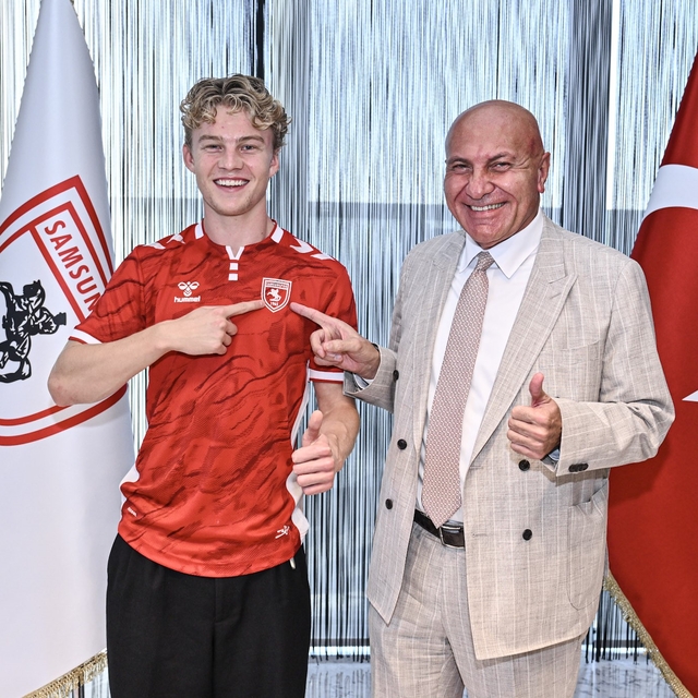 Samsunspor, Danimarkalı oyuncu Oskar Ohlenschlger ile 5 yıllık sözleşme imz...