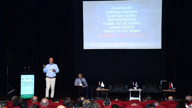 Büyükşehir Kentsel dönüşüm sürecini uzmanlarla masaya yatırdı
