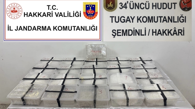 Hakkari'de 2 çuval uyuşturucu ele geçirildi