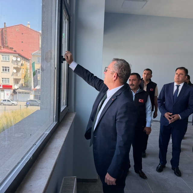 Kars'ta yeni eğitim öğretim yılı öncesi okulda son hazırlıklar