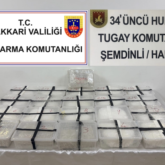 Hakkari'de 2 çuval uyuşturucu ele geçirildi