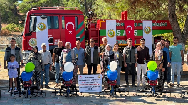 Gördes'te kadın üreticilere yüzde 100 hibeli çapa motoru desteği
