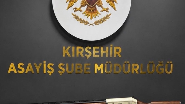 Kırşehir'de ruhsatsız tabanca ve av tüfekleri ele geçirildi