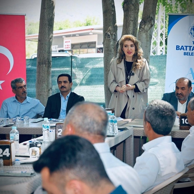 Ölmeztoprak, Malatya'nın öncelikli gündemlerini yerinde değerlendirdi
Muhta...