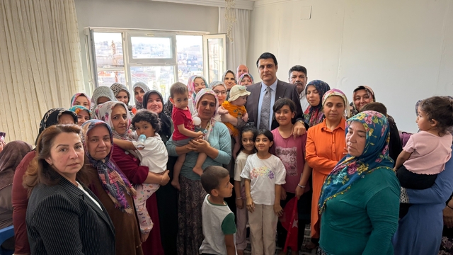 Başkan Yılmaz'dan Selimiye ve Mevlana mahallelerine ziyaret
Yılmaz: "Şehitkamil için gece gündüz çalışıyoruz"