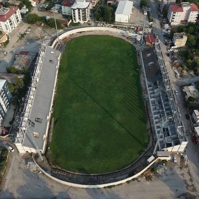 Osmaniye 7 Ocak Stadyumu'nda çalışmalar yüzde 75'e ulaştı