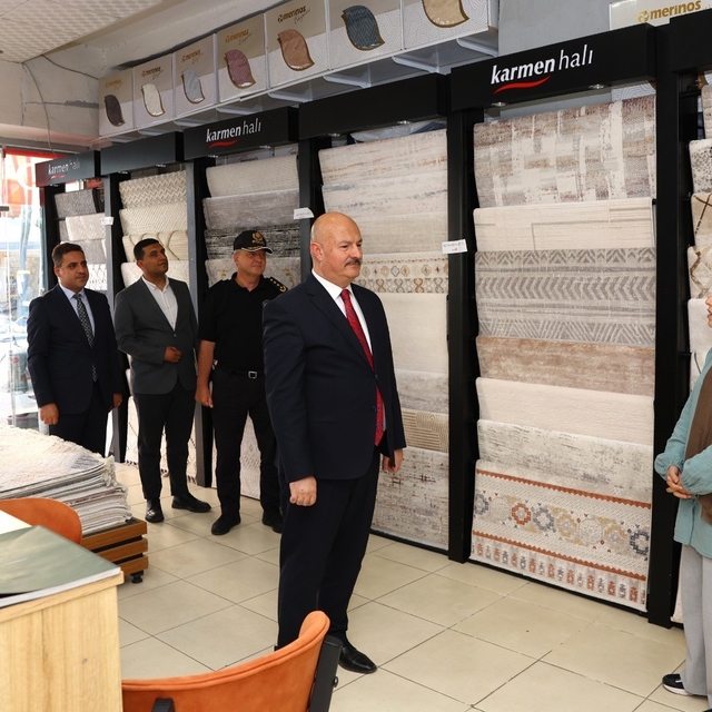 Vali Küçük, esnafın taleplerini dinledi