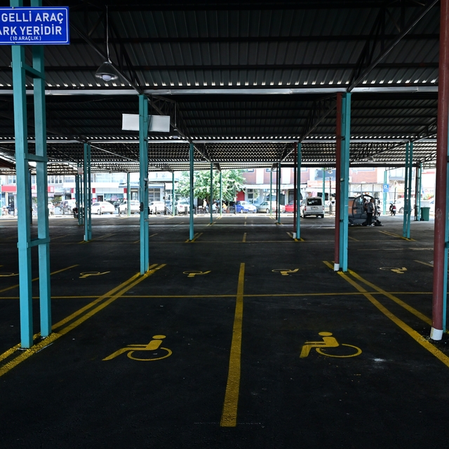 Manisa'da 500 araçlık otoparkta ilk 2 saat ücretsiz