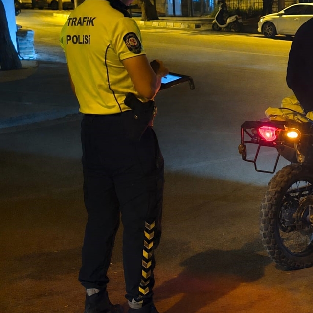 Motosikletli denetimden kaçamadı: 320 bin TL ceza kesildi