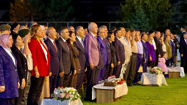 TBMM Baskanı Kurtulmuş: "Artık önümüzde yeni bir kapı açılmış, yeni bir yolun başlangıcındayız"
"Bu yol kardeşlik yoludur, bu yol birlik ve beraberlik yoludur"