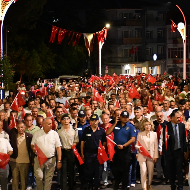 Demirci'de Kurtuluş Festivali görkemli kortej yürüyüşüyle başladı