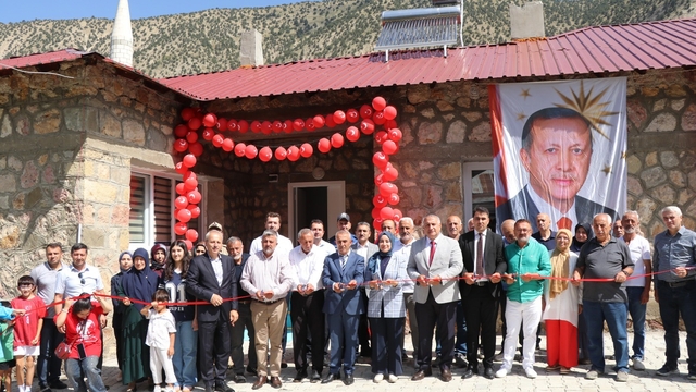 Köylüler birlik oldu, atıl binayı tesise çevirdi
Olur Kaban Mahallesi'nde şehitlerin ismi yaşatılacak