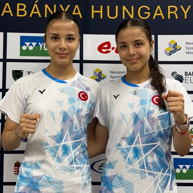 Genç milli badmintonculardan Avrupa Şampiyonası'nda 4 yarı final