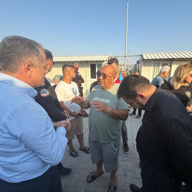 Antakya'da konteynerlerden tahliye süreci vatandaşlara anlatıldı