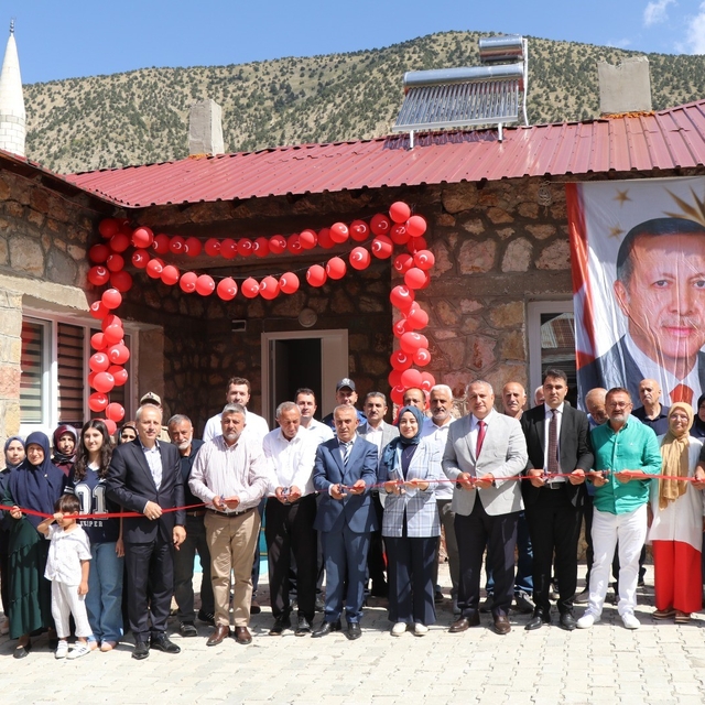 Köylüler birlik oldu, atıl binayı tesise çevirdi
Olur Kaban Mahallesi'nde ş...