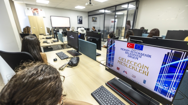 Mersin'de gençlere ücretsiz yazılım eğitimi